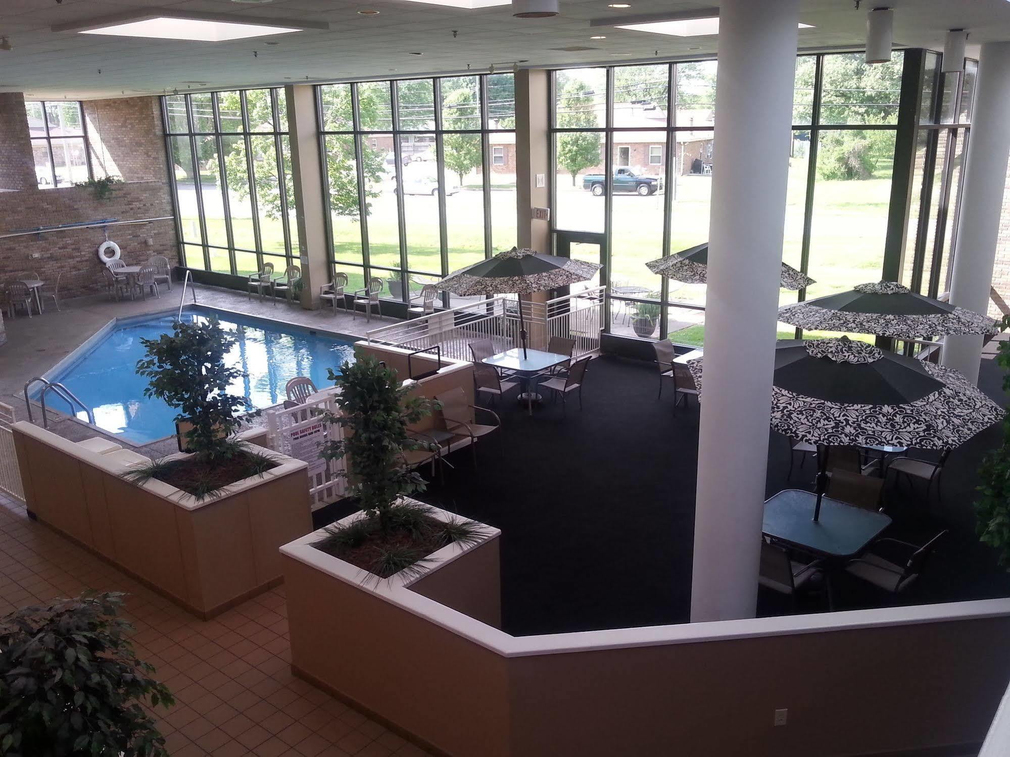 Oyo Townhouse Owensboro West Hotel Exterior foto